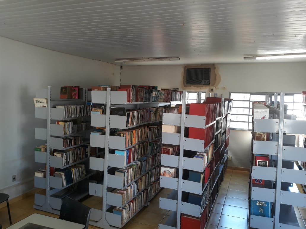 biblioteca (14).jpeg