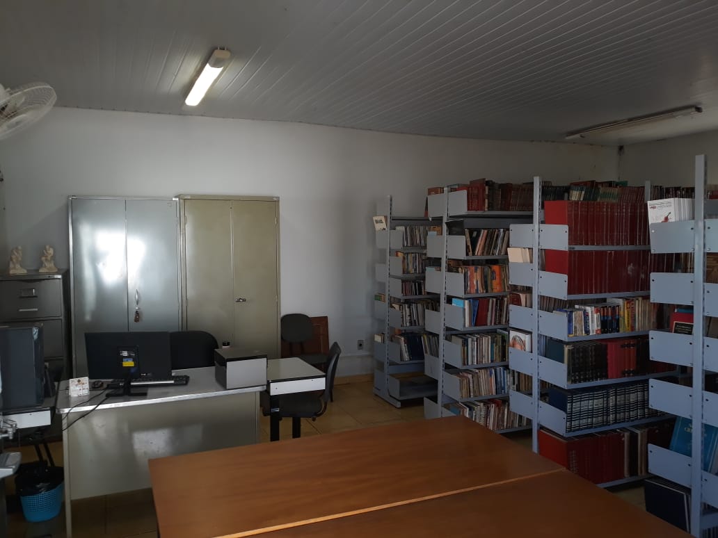 biblioteca (16).jpeg