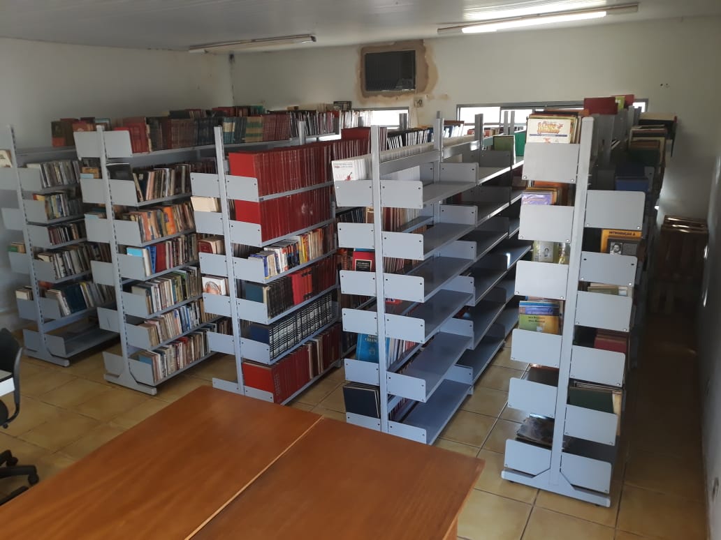 biblioteca (13).jpeg