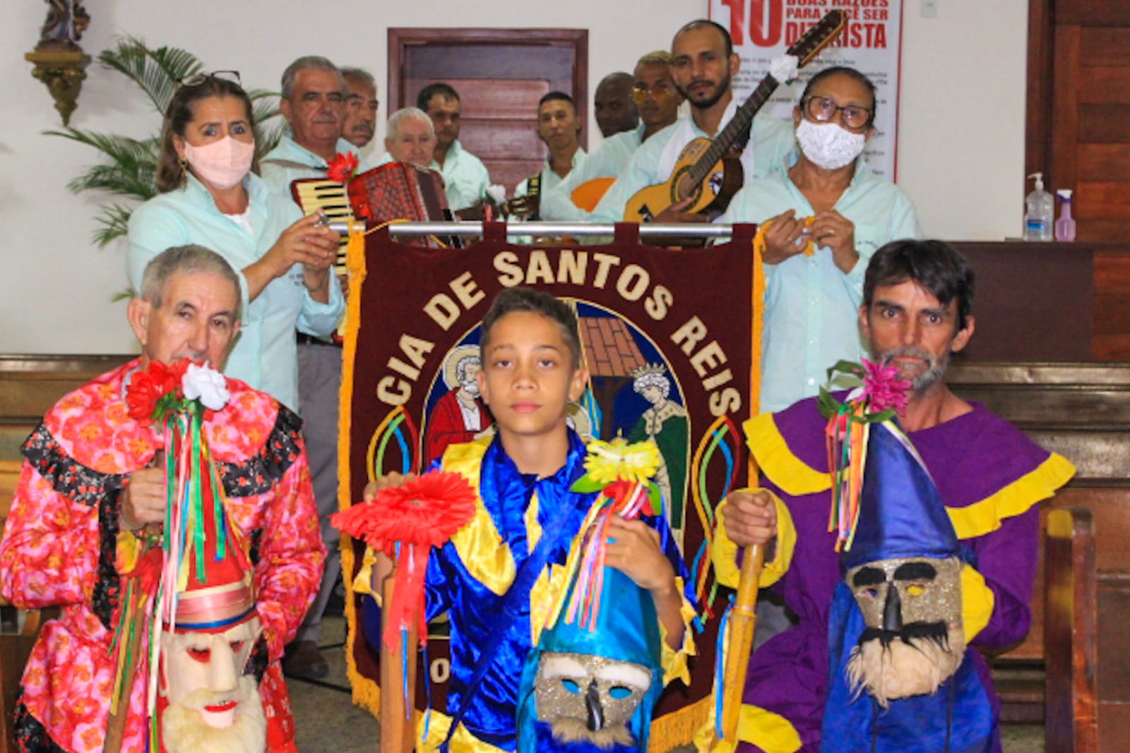 Foliões reunidos para o inicio da live.jpeg