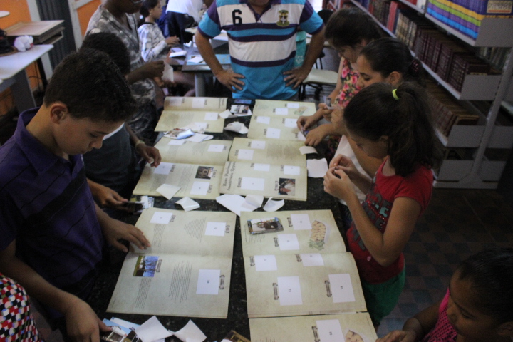 T da Biblioteca c Album de figurinha (28).JPG